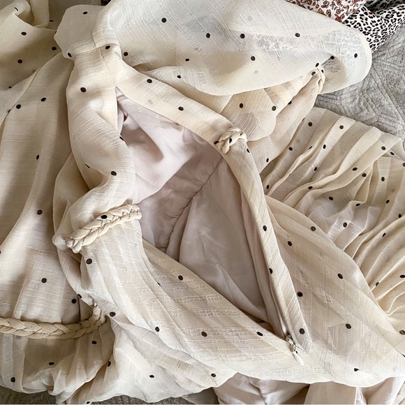 SOLD ON CURTSY - Picture 7 of 10